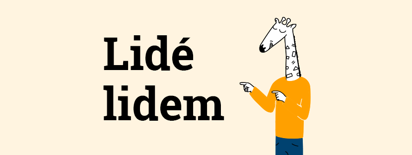 Logo Zonky s nápisem 'Lidé lidem' v jednoduchém černém písmu na světlém pozadí. Napravo od textu je stylizovaná ilustrace žirafy s tělem člověka v oranžovém tričku, která ukazuje gesto pravou rukou.