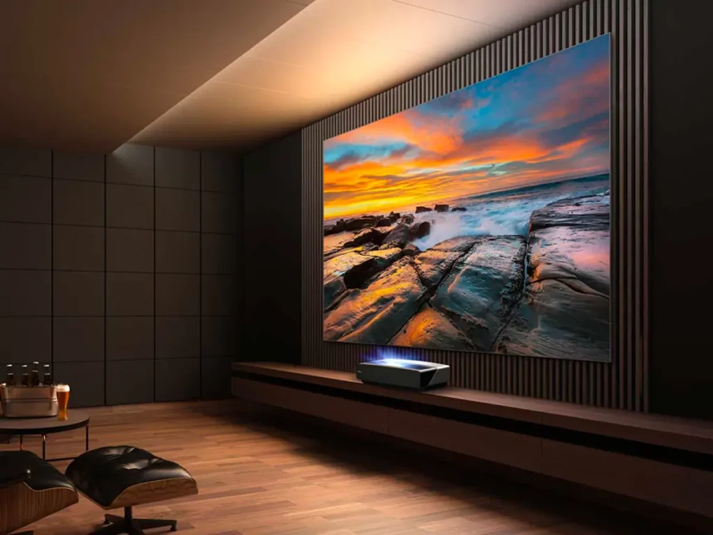 Porovnání televizí: Samsung QLED 8K versus Hisense Laser TV – detailní pohled na specifikace a výhody obou technologií.