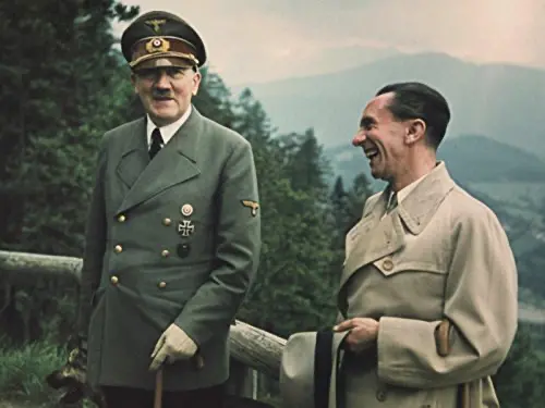 Joseph Goebbels a Adolf Hitler na fotografii