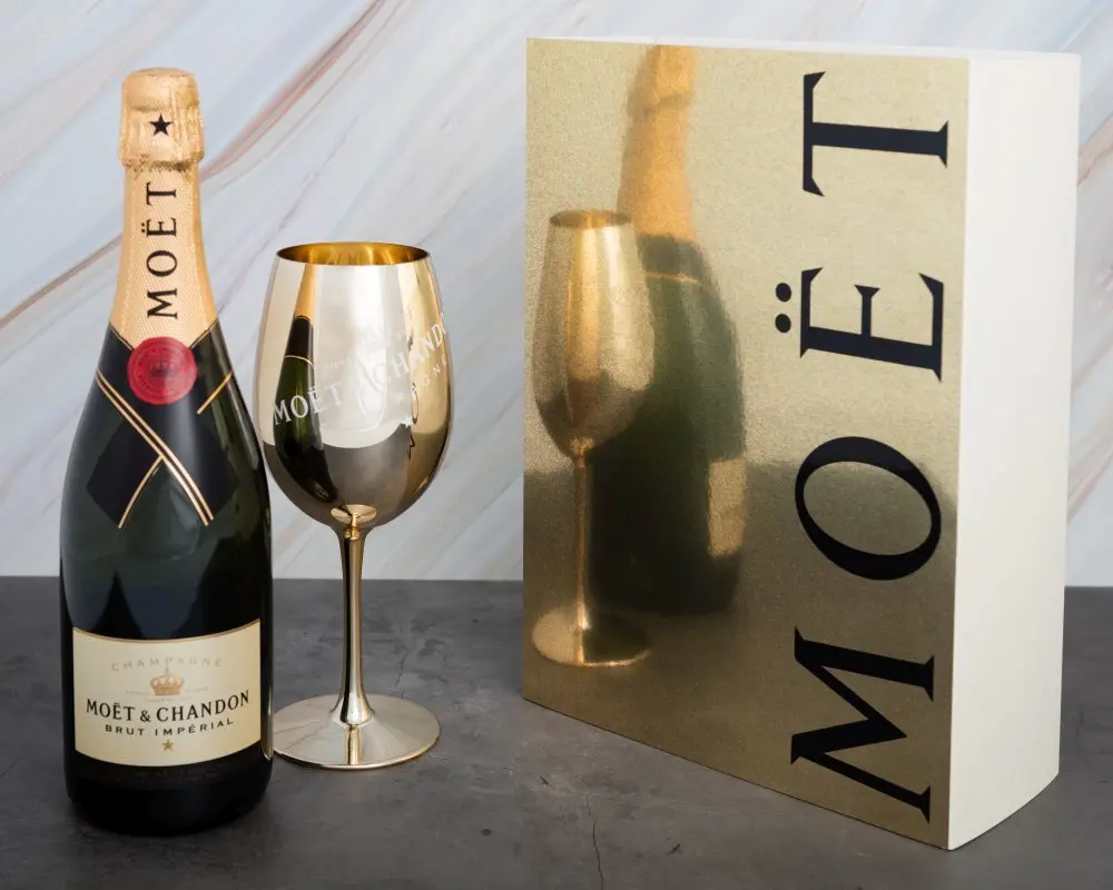 Alkohol Moet Chardon Brut sampanske