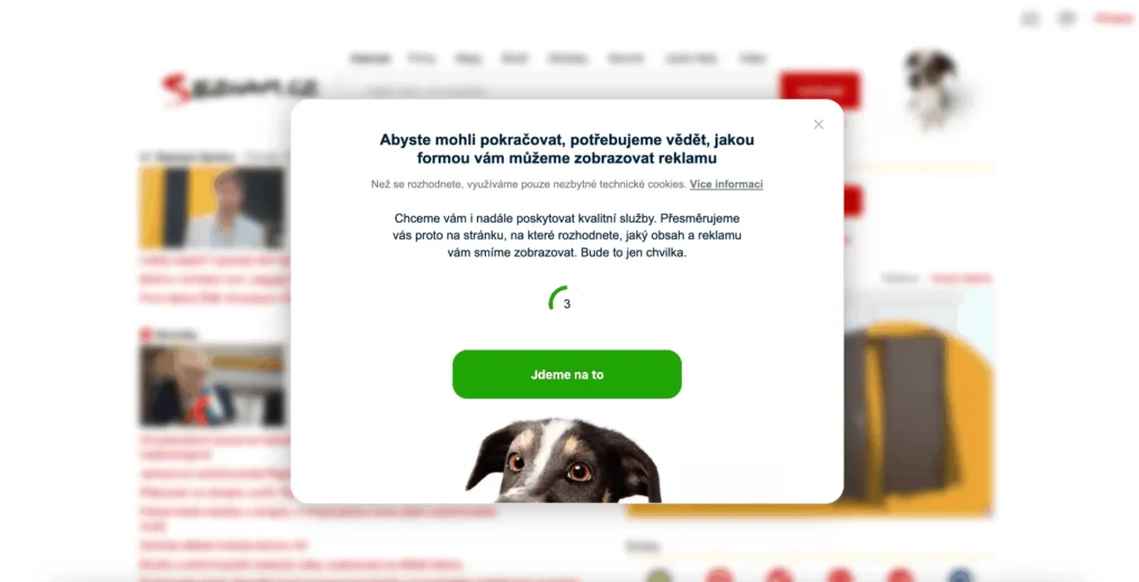 Dialogové okno na webu Seznam.cz informující uživatele o nastavení personalizovaných reklam. Text upozorňuje na potřebu souhlasu s formou zobrazování reklamy pro pokračování v používání služby.