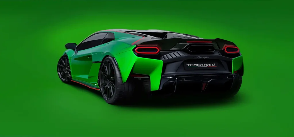 Zelené Lamborghini Temerario, zadní pohled na dynamický design s černými detaily a LED zadními světly.