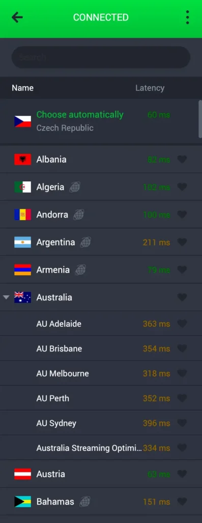 Snímek z aplikace VPN ukazující seznam dostupných serverů a jejich odezvy (latenci) v milisekundách. Uživatelské rozhraní zobrazuje možnost automatického výběru serveru s nejnižší latencí. V seznamu jsou uvedeny různé země jako Albánie, Alžírsko, Andorra, Argentina, Arménie, a další, včetně několika australských serverů s konkrétními městy.