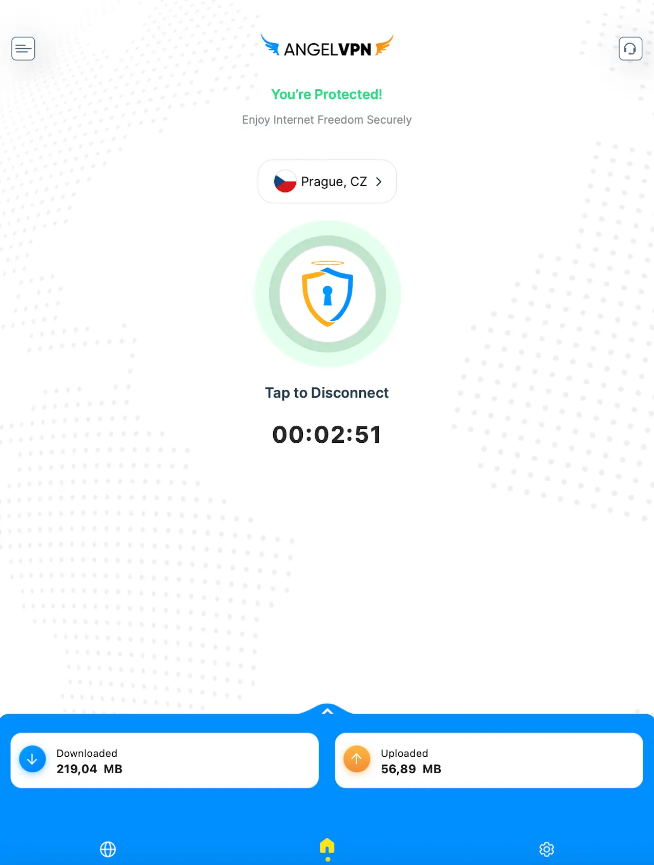 Domovská obrazovka aplikace AngelVPN ukazující aktivní připojení k serveru v Praze, Česká republika. Obsahuje statistiky přenesených dat a tlačítko pro odpojení