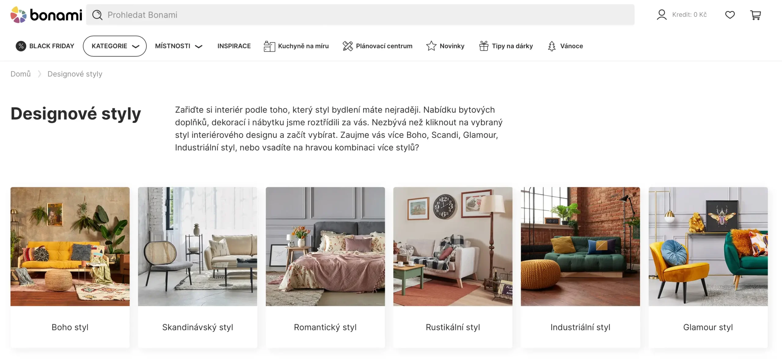 Webová stránka Bonami s nabídkou designových stylů interiérového vybavení. Zobrazené styly zahrnují Boho, Skandinávský, Romantický, Rustikální, Industriální a Glamour, s ukázkami dekorací a nábytku pro každý styl.