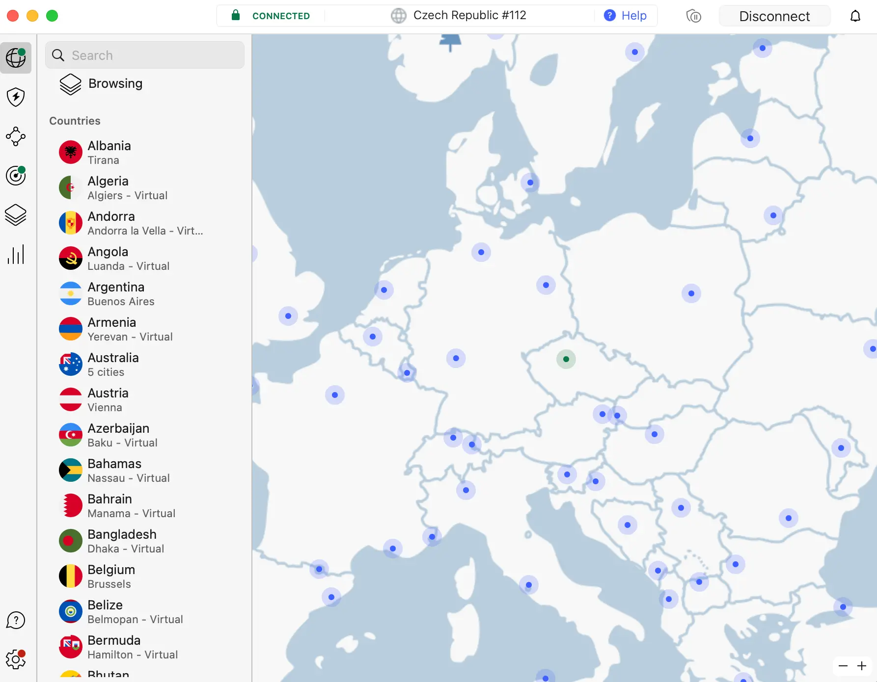 Rozhraní aplikace NordVPN pro macOS zobrazující připojení k serveru v České republice. Na levé straně seznam dostupných zemí, včetně virtuálních serverů. Na mapě modré tečky označující servery v různých částech Evropy.